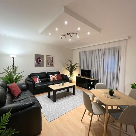 Charming 2 Bedroom Apartment Скопие Екстериор снимка