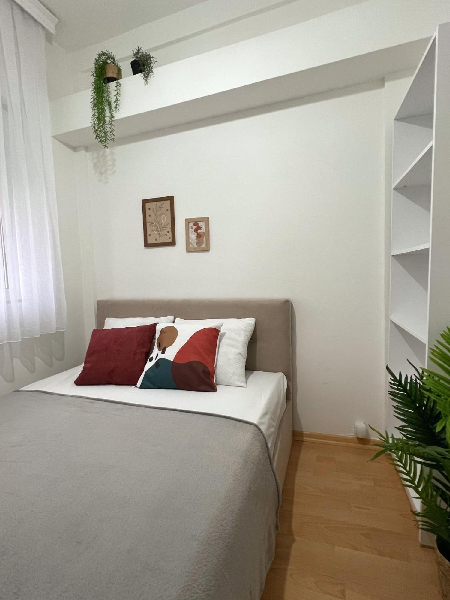 Charming 2 Bedroom Apartment Скопие Екстериор снимка