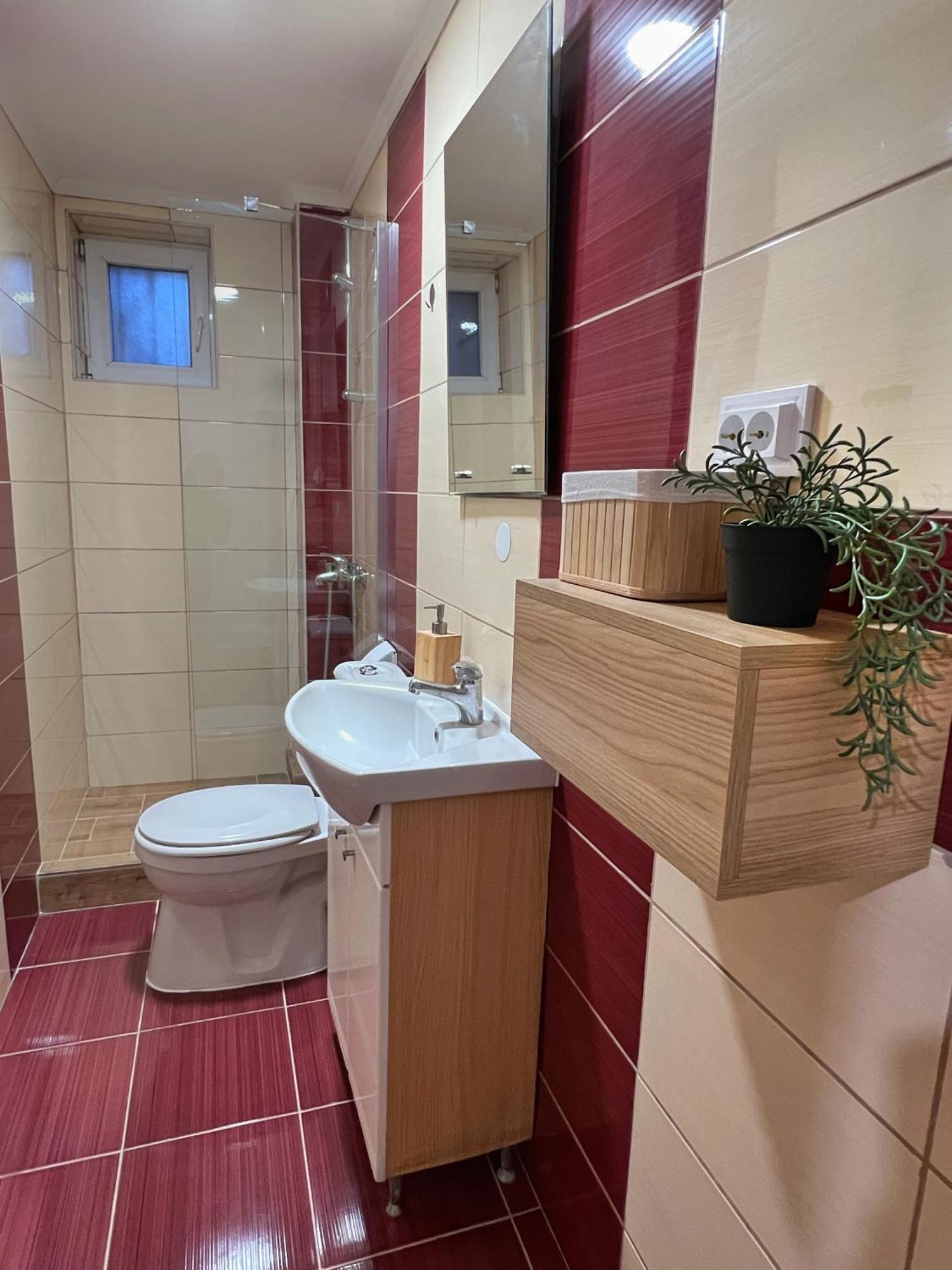 Charming 2 Bedroom Apartment Скопие Екстериор снимка